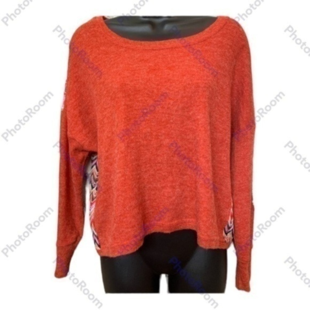 🔴Ya womens top orange with missoni like pattern on back size Medium